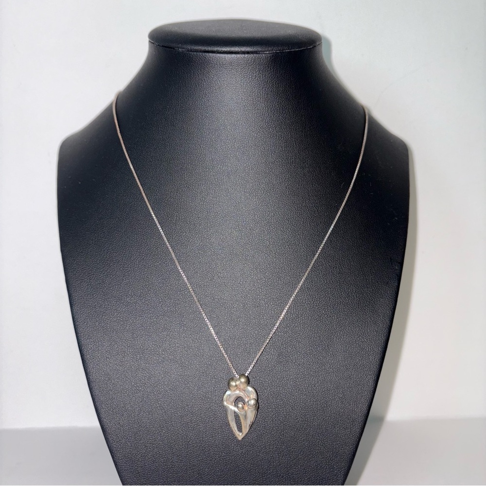 Vintage 925 Sterling Silver Family Life Pendant with 2 Children on 18 Inch Chain